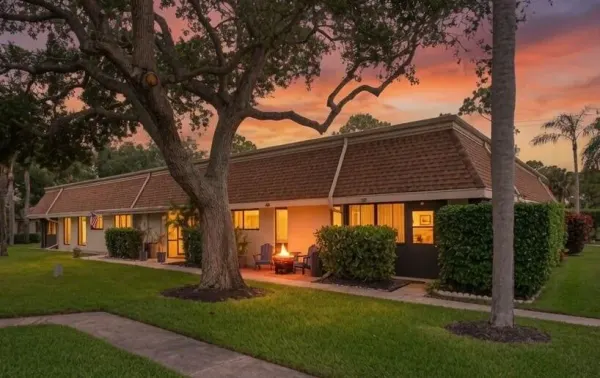 101 Half Moon Circle C, Jupiter, FL 33458
