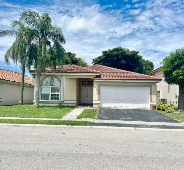 2585 NW 79th Avenue, Margate, FL 33063