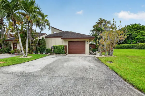 22718 Vistawood Way, Boca Raton, FL 33428
