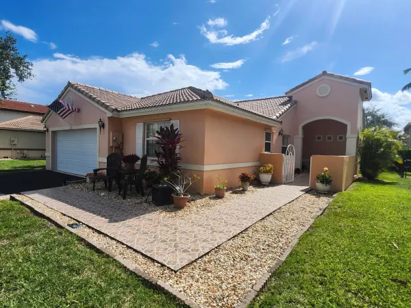 120 NW 189th Avenue NW, Pembroke Pines, FL 33029