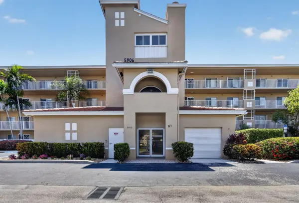 5906 Crystal Shores Drive 208, Boynton Beach, FL 33437