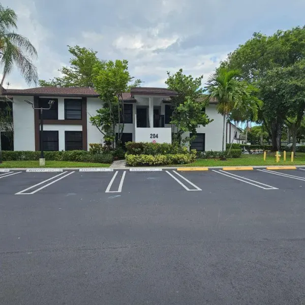 204 Lake Pointe Drive 107, Oakland Park, FL 33309