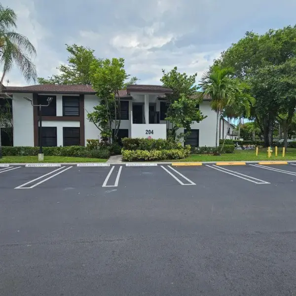 204 Lake Pointe Drive 107, Oakland Park, FL 33309