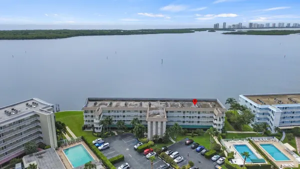 52 Yacht Club Drive 103, North Palm Beach, FL 33408