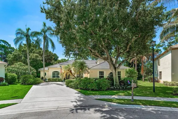 15730 Glen Willow Lane, Wellington, FL 33414