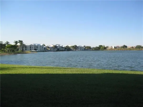 2647 NW 33rd Street 2305, Oakland Park, FL 33309