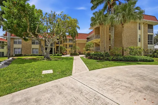 5570 Tamberlane Circle 229, Palm Beach Gardens, FL 33418