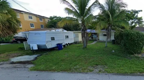 104 NW 3rd Avenue, Hallandale Beach, FL 33009