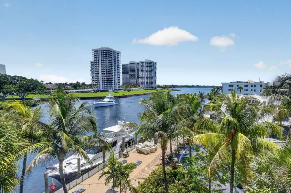 1036 Us Highway 1 324, North Palm Beach, FL 33408