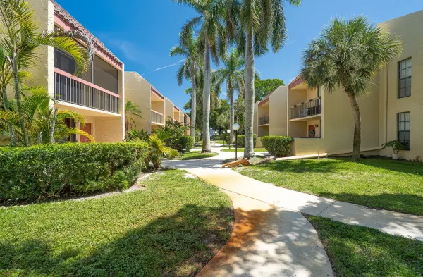 769 SE 1st Way 85, Deerfield Beach, FL 33441
