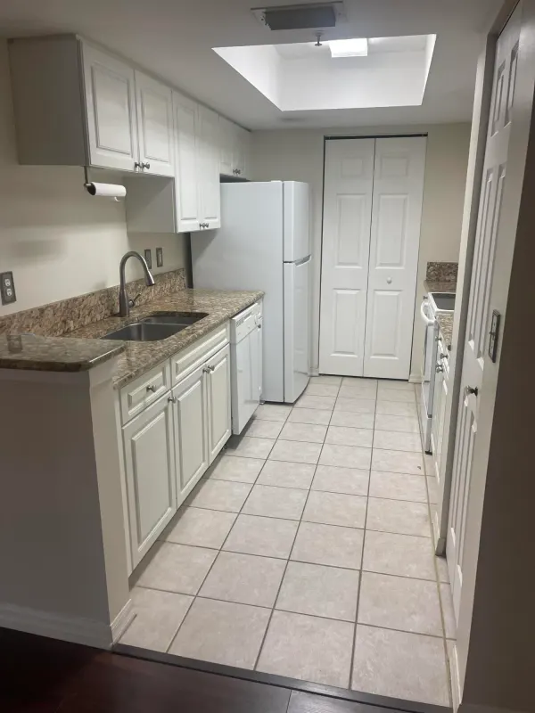 400 N Crestwood Ct Court N 417, Royal Palm Beach, FL 33411