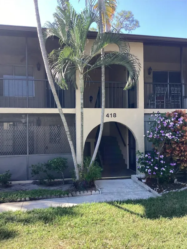 418 Pine Glen Lane C2, Greenacres, FL 33463