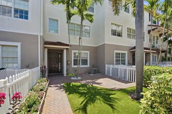107 Ocean Cay Way, Hypoluxo, FL 33462