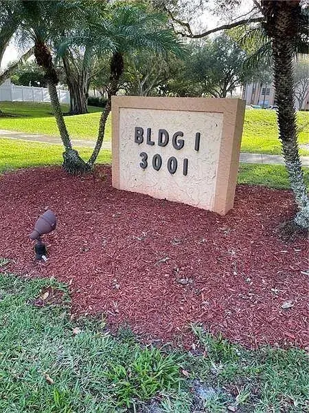 3001 W Rolling Hills 608, Davie, FL 33328