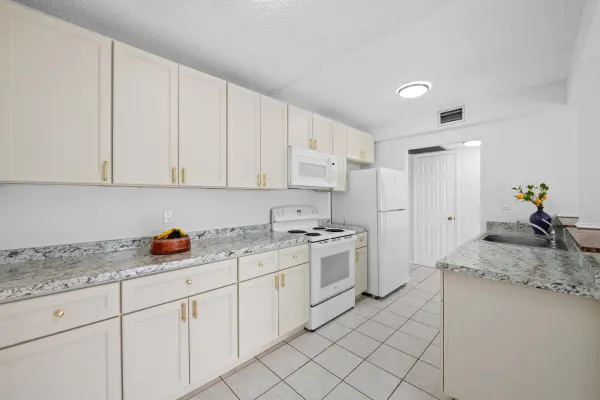 5190 E Sabal Palm Boulevard 209, Tamarac, FL 33319