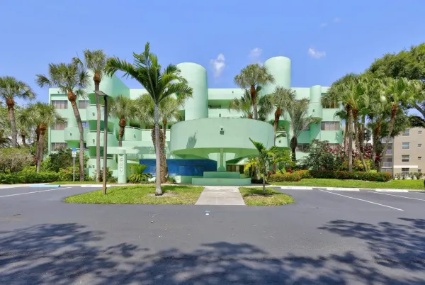 5884 Morningstar Circle 406, Delray Beach, FL 33484