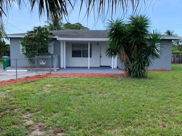 240 NW 38th Avenue, Lauderhill, FL 33311