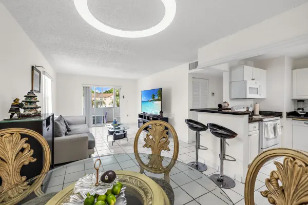 6507 Winfield Boulevard 211ac, Margate, FL 33063