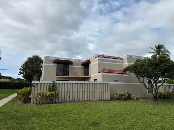 3730 Village Drive A, Delray Beach, FL 33445