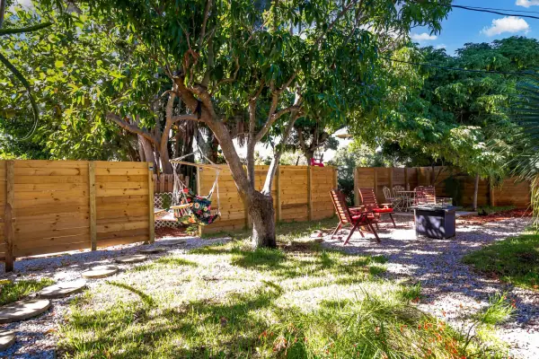 609 S Arnold Avenue, Lantana, FL 33462