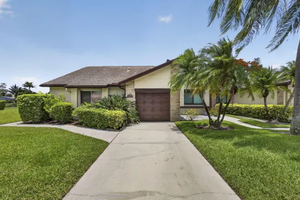 148 Village Walk Drive 24, Royal Palm Beach, FL 33411