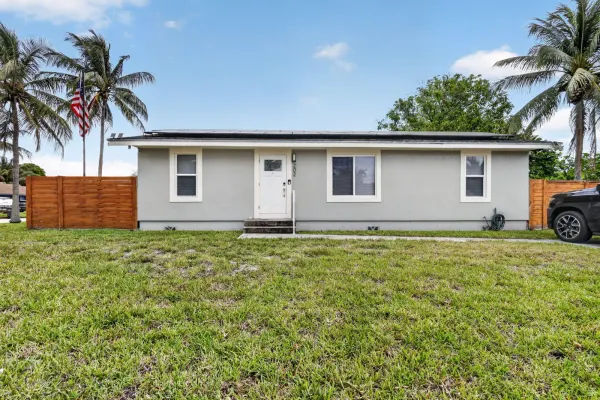 202 Elaine Circle W, West Palm Beach, FL 33409