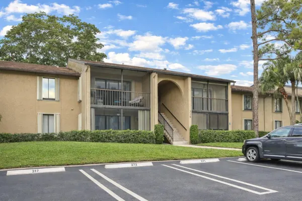 715 Sunny Pine Way A2, Greenacres, FL 33415