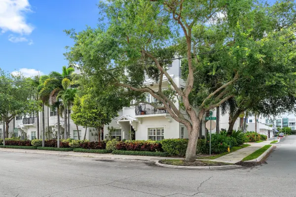290 NE 5th Avenue 9, Delray Beach, FL 33483