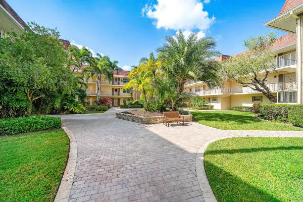 5540 Tamberlane Circle 221, Palm Beach Gardens, FL 33418