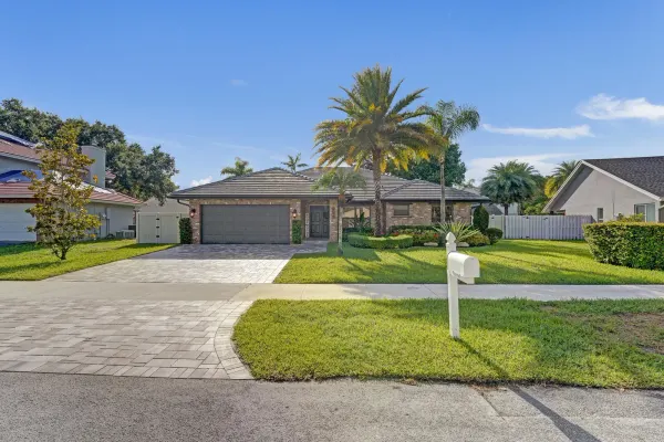 800 Blue Ridge Way, Davie, FL 33325