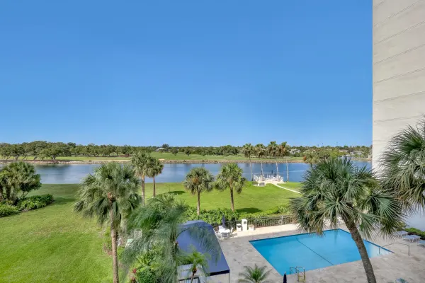 356 Golfview Road 403, North Palm Beach, FL 33408
