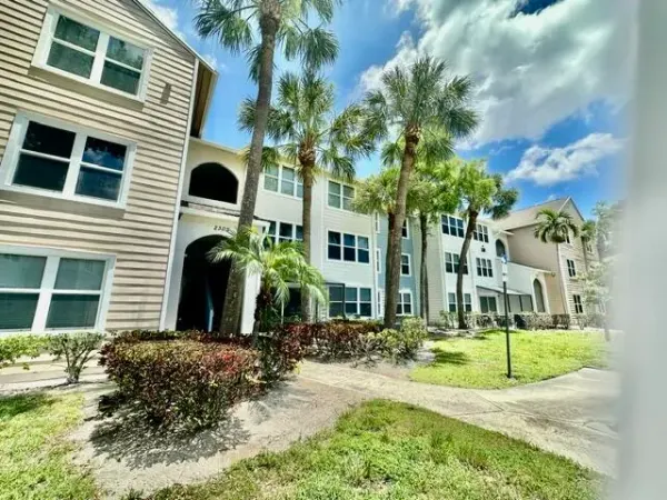 2305 S Congress Avenue 11, Boynton Beach, FL 33426