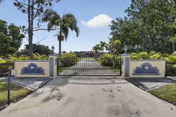 2564 Deer Run Trail, Loxahatchee, FL 33470