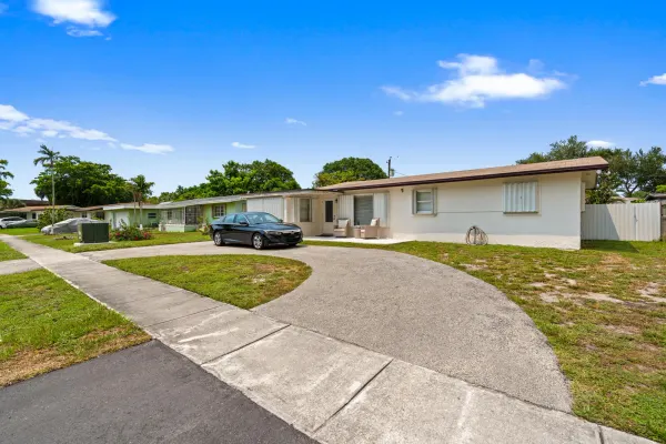 270 Iowa Avenue, Fort Lauderdale, FL 33312