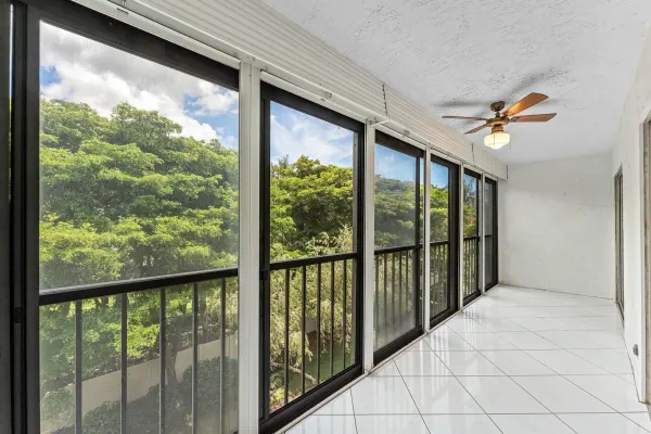 7301 Amberly Lane 402, Delray Beach, FL 33446
