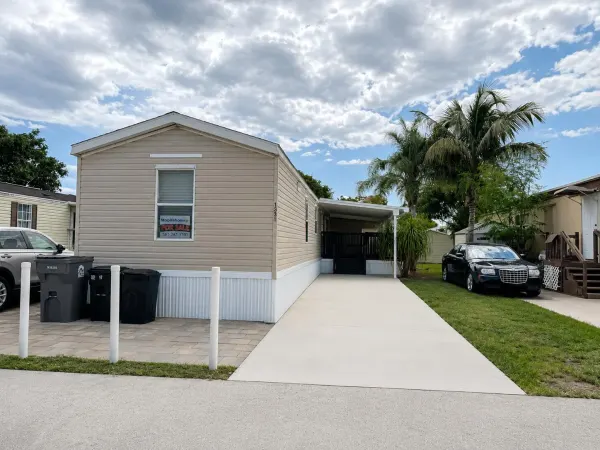 1331 Carefree Park Avenue 75, FL 33415