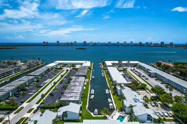 129 Lehane Terrace 133, North Palm Beach, FL 33408