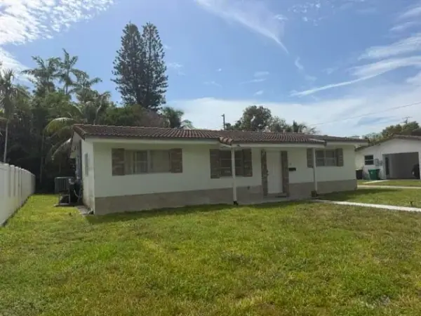 210 NE 5th Avenue, Dania Beach, FL 33004