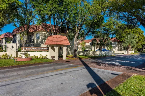 134 S Cypress Road 425, Pompano Beach, FL 33060
