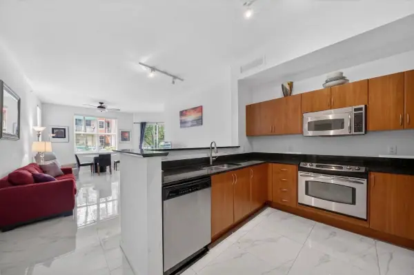 804 E Windward Way 111, Lantana, FL 33462
