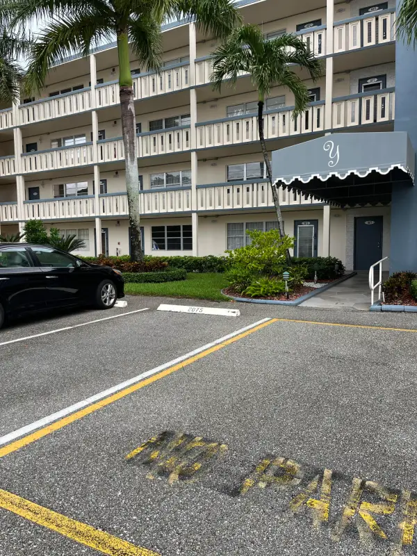 3089 Yarmouth E 3089, Boca Raton, FL 33434