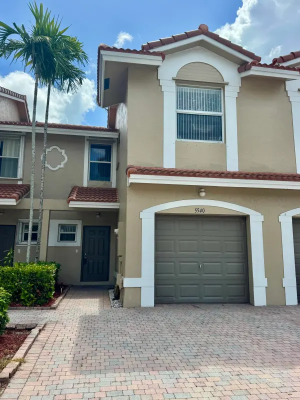 5540 NW 90th Terrace, Sunrise, FL 33351