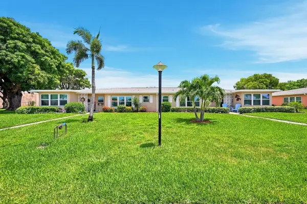295 High Point Boulevard B, Boynton Beach, FL 33435