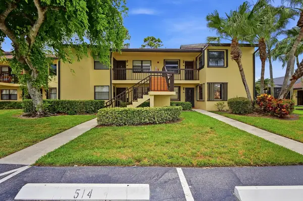 4699 E Lucerne Lakes Boulevard 206, Lake Worth, FL 33467