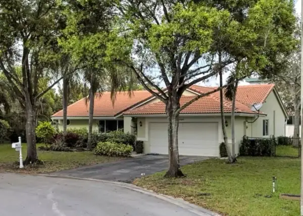 9285 NW 44th Court, Coral Springs, FL 33065