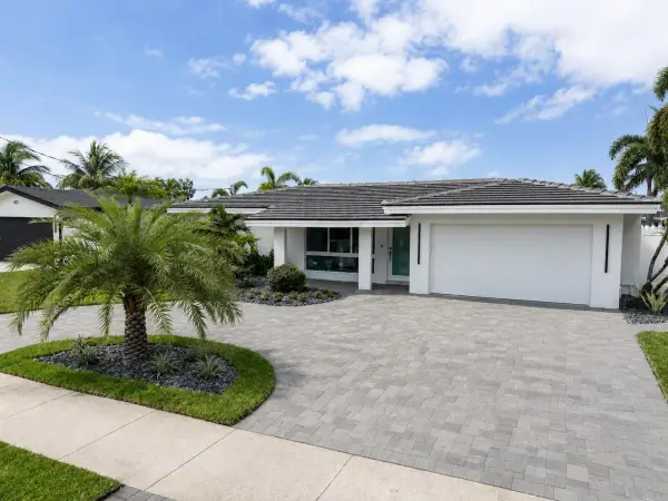 411 SE 2nd Avenue, Pompano Beach, FL 33060