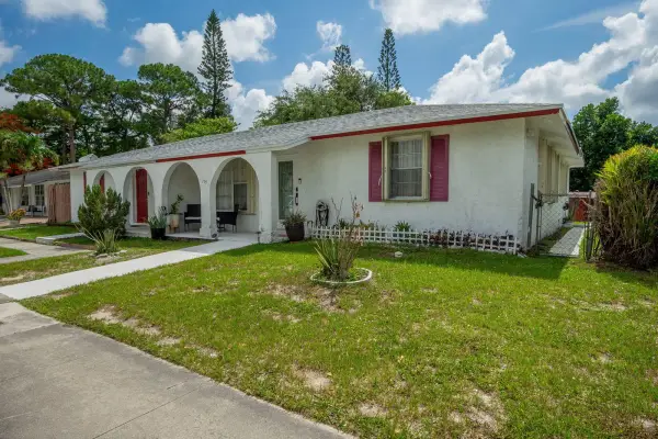 799 Ilene Road E, West Palm Beach, FL 33415