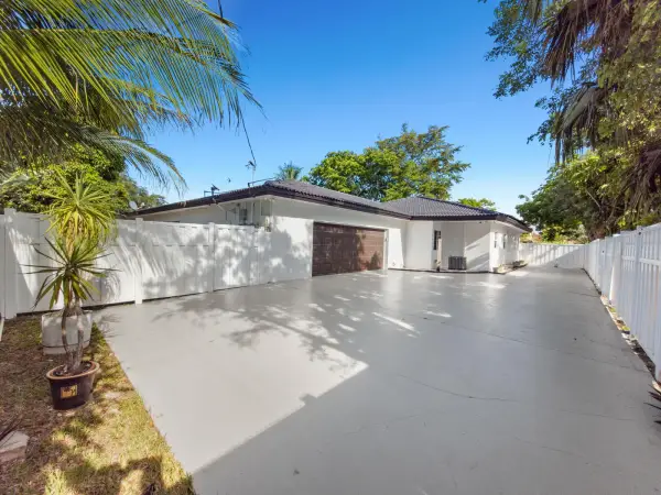 8501 NW 35th Street NW N, Coral Springs, FL 33065