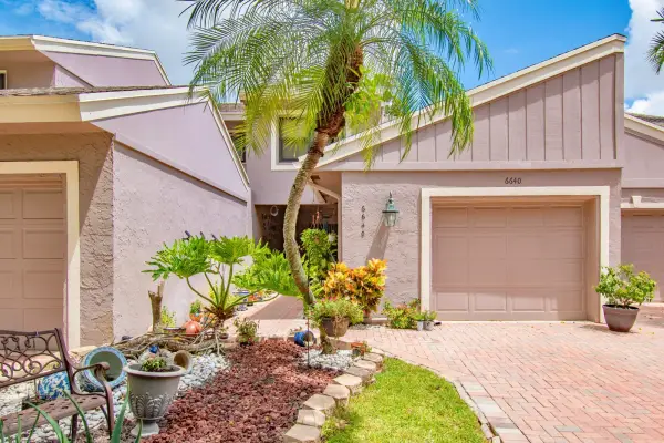 6640 Thornhill Court, Boca Raton, FL 33433