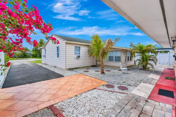 505 Foresteria Drive, Lake Park, FL 33403